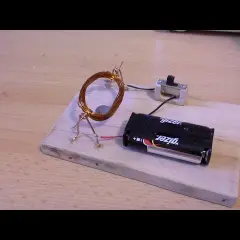 Zbuduj własny silnik elektryczny z baterii i magnesu: Prosty DIY