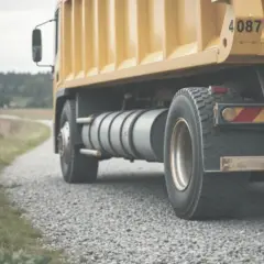 Ile zarabia kierowca lory? Zaskakujące fakty o wynagrodzeniu