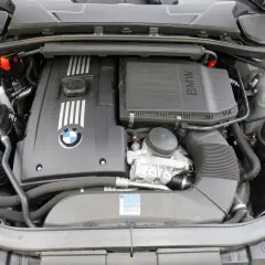 Jaki silnik BMW E90 wybrać? Zobacz te najbardziej niezawodne jednostki