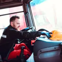 Ile zarabia kierowca tira za kilometr? Sprawdź stawki i czynniki wpływające na wynagrodzenie