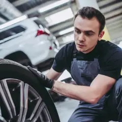 Jak długo można jeździć na oponach i kiedy je wymienić dla bezpieczeństwa