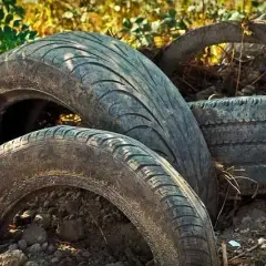 Koszty utylizacji opon: Gdzie oddać i ile zapłacić za recykling?