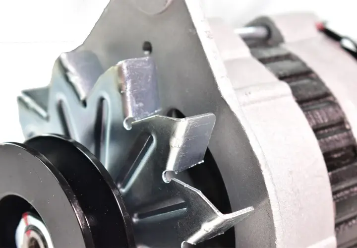 Jaki alternator do C330? Sprawdź najlepsze opcje i specyfikacje