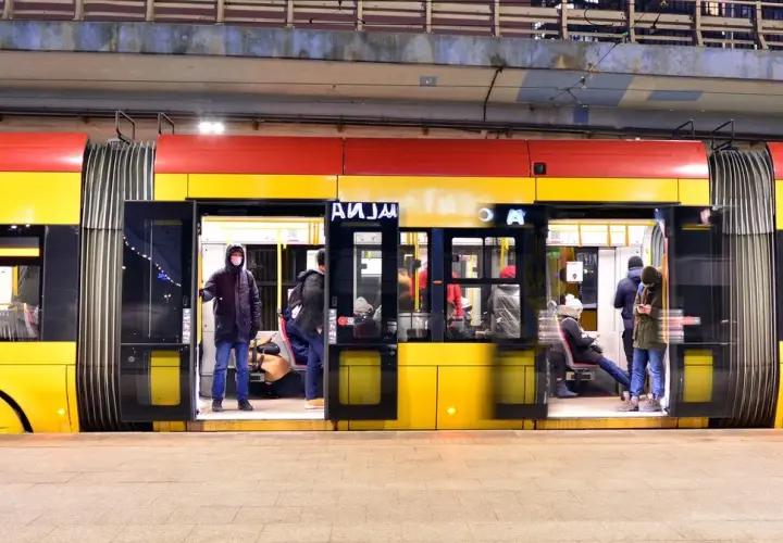 Ile zarabia kierowca tramwaju? Prawda o zarobkach i perspektywach pracy