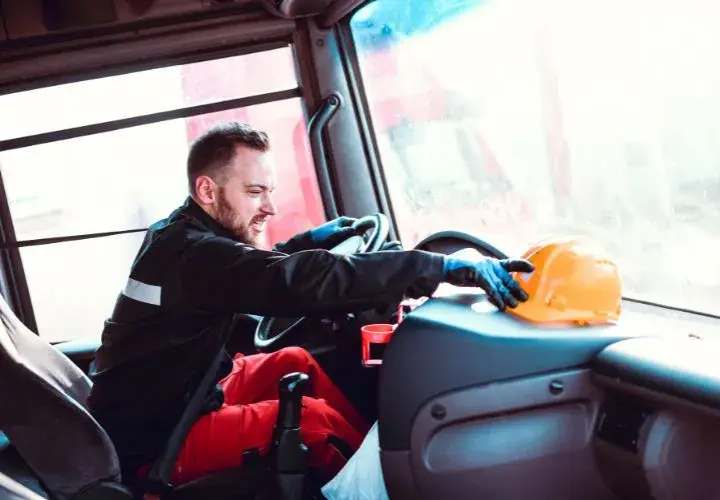 Ile zarabia kierowca tira za kilometr? Sprawdź stawki i czynniki wpływające na wynagrodzenie