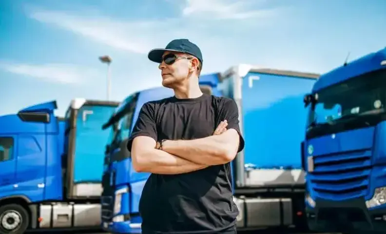 Ile zarabia kierowca busa na trasach międzynarodowych? Fakty i mity