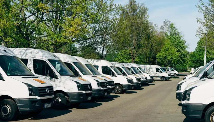 Jak zostać zawodowym kierowcą kat B – wymagania, koszty i perspektywy pracy