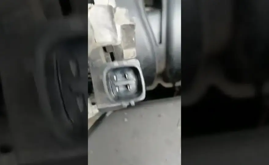 Jak wyjąć alternator w Avensis T25 – prosty poradnik krok po kroku bez błędów
