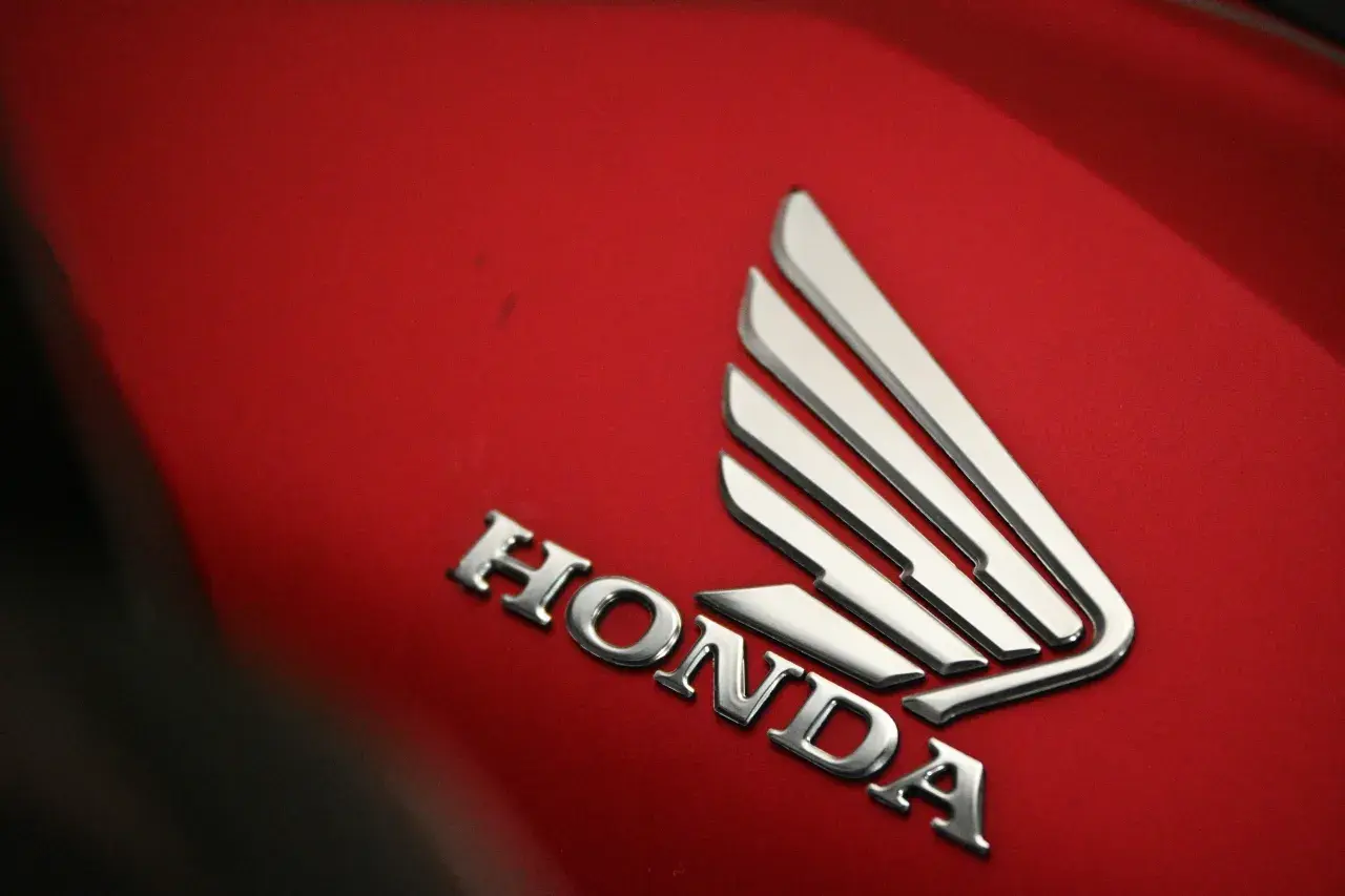 Motogar Polska wprowadza do oferty oryginalne części do Hondy CB125R 2025